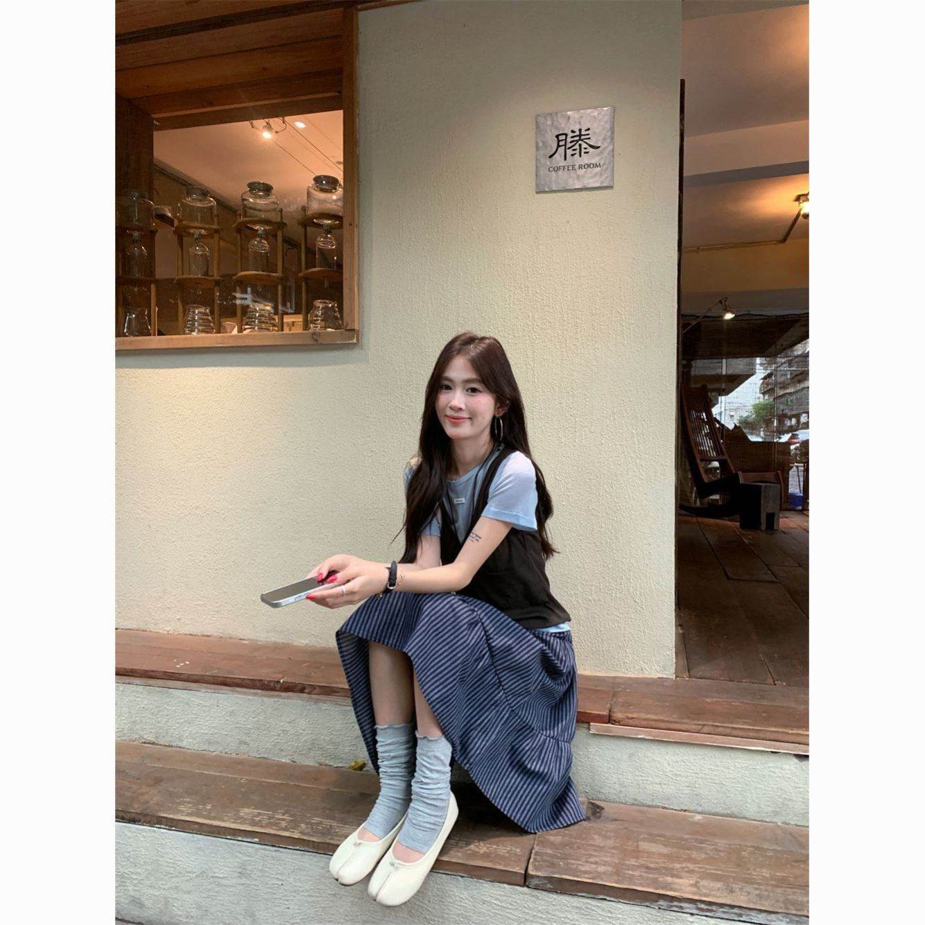 韩系减龄贴标打底T恤女叠穿背心夏季休闲条纹A字裙三件套