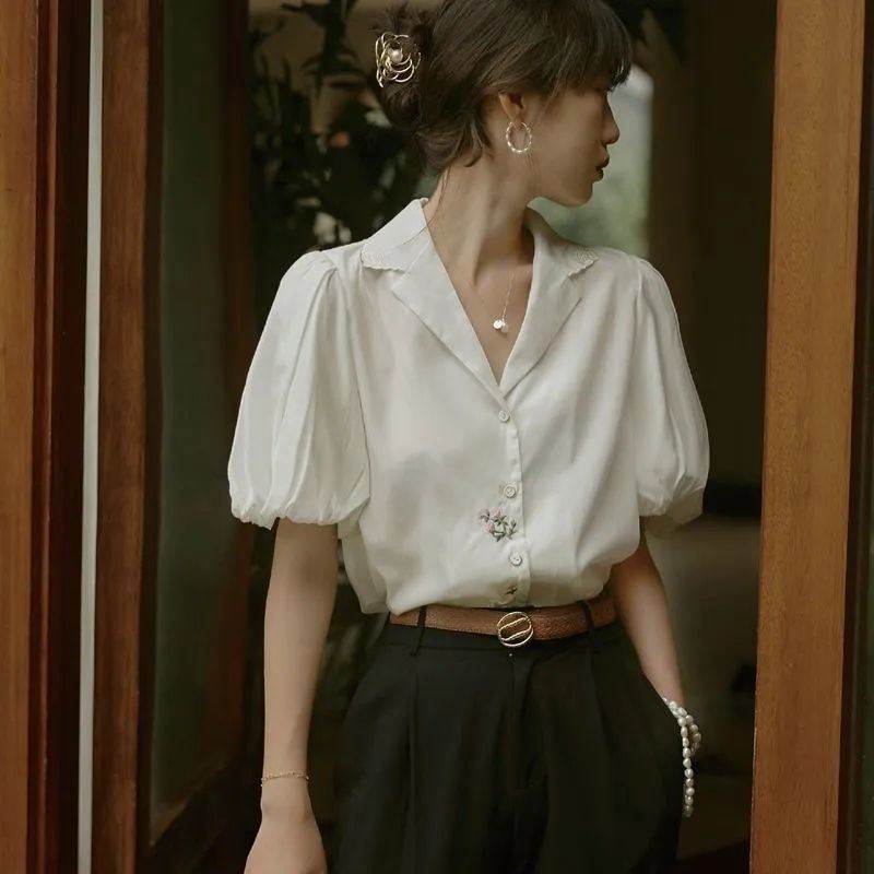 高级感刺绣衬衫女短袖2026夏季新款泡泡袖法式小众设计西装领上衣