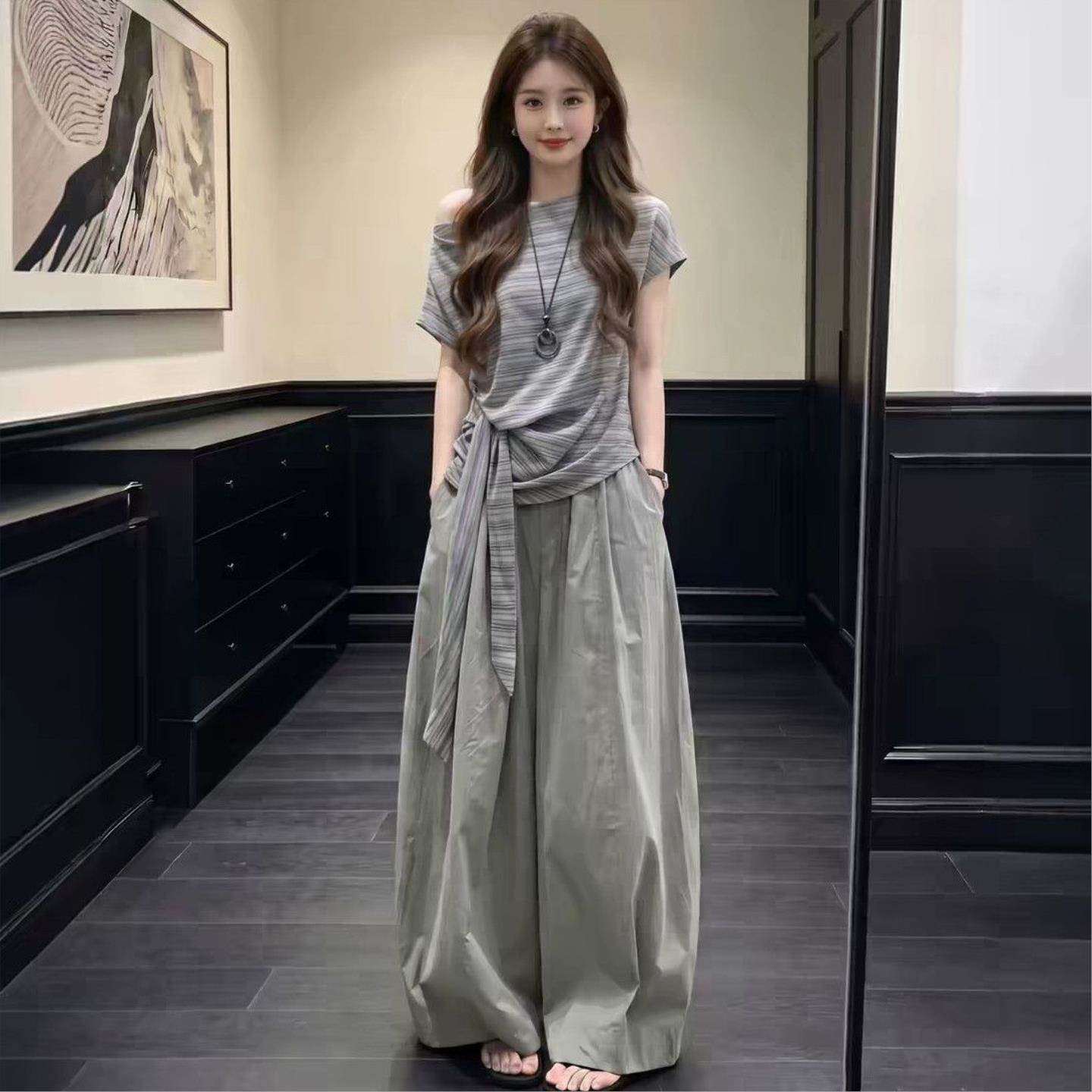 茶系松弛感条纹套装女秋季不规则绑带收腰百搭上衣阔腿裙裤两件套