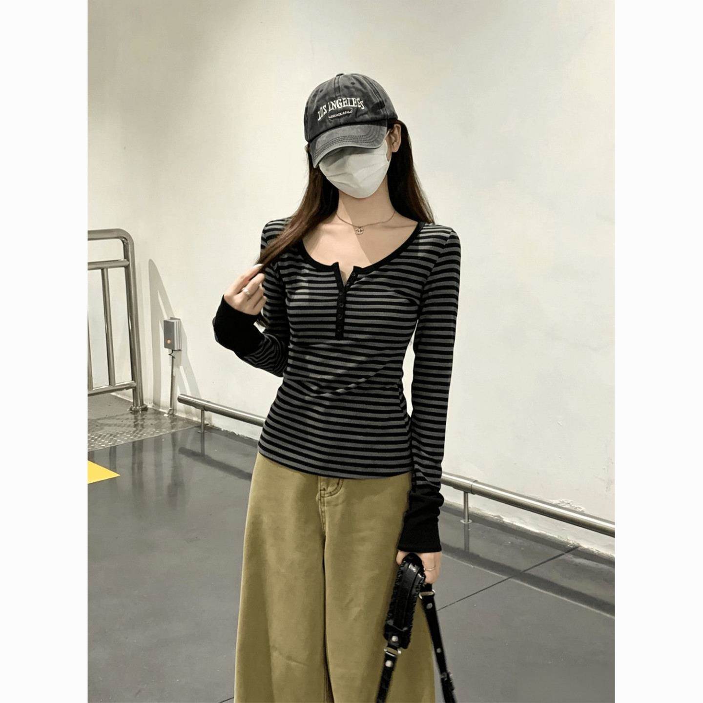 美式黑灰色条纹长袖T恤女正肩修身显瘦U型领口打底衫辣妹套头上衣