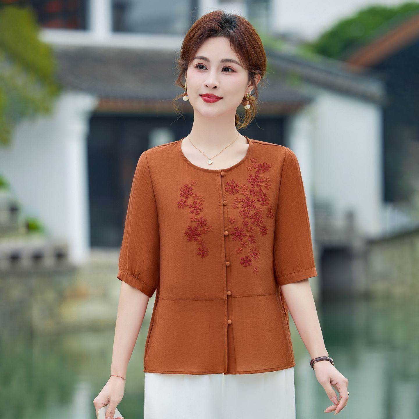 优雅时尚年轻妈妈短袖刺秀衬衫中年女士夏装新款洋气薄款恤上衣