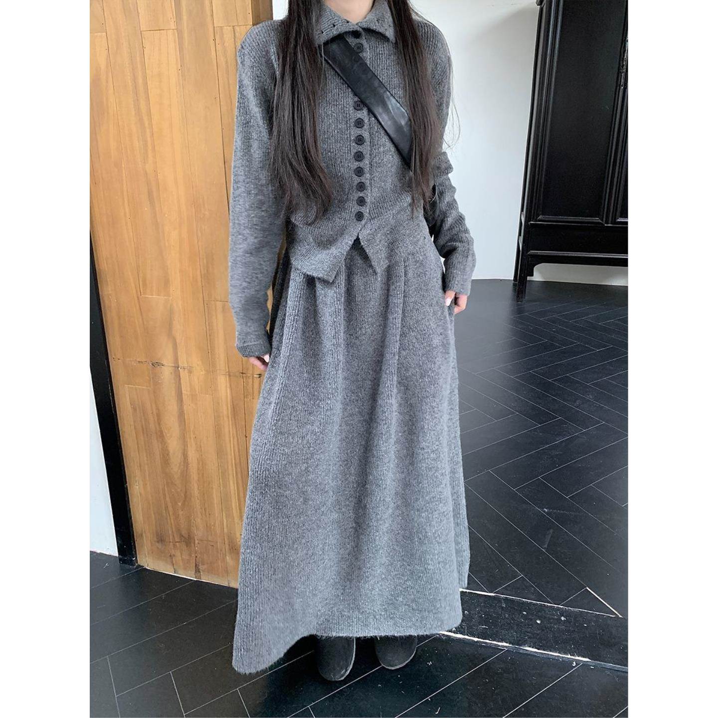 时尚套装灰色翻领针织毛衣开衫外套女冬季高腰半身裙A字裙两件套
