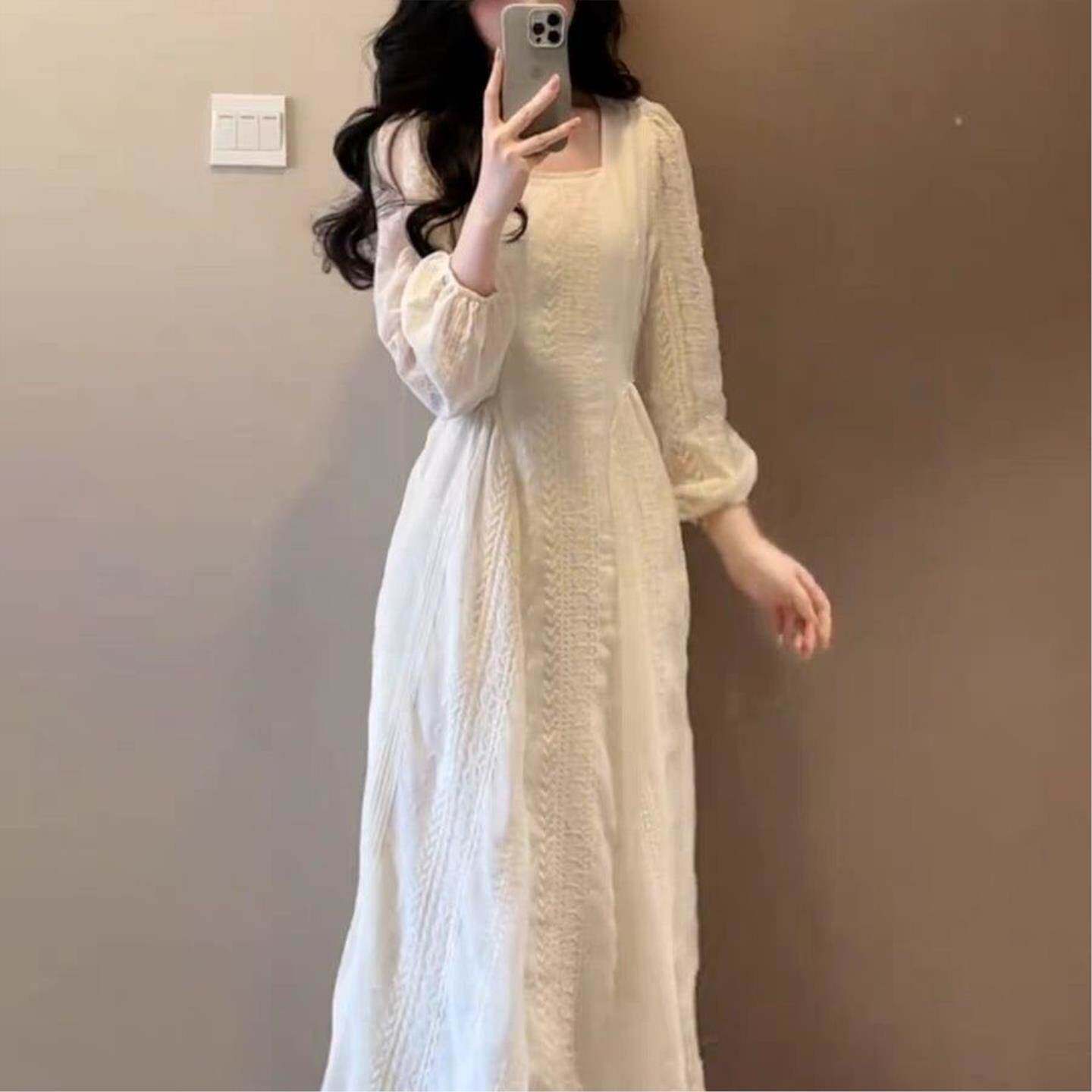 新款温柔重工蕾丝连衣裙子女春季法式初恋白色收腰长裙