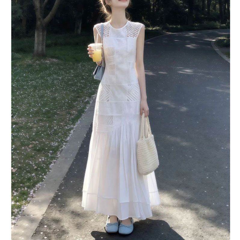 白色背心镂空连衣裙女2026夏季新款法式长裙子巨好看气质显瘦收腰