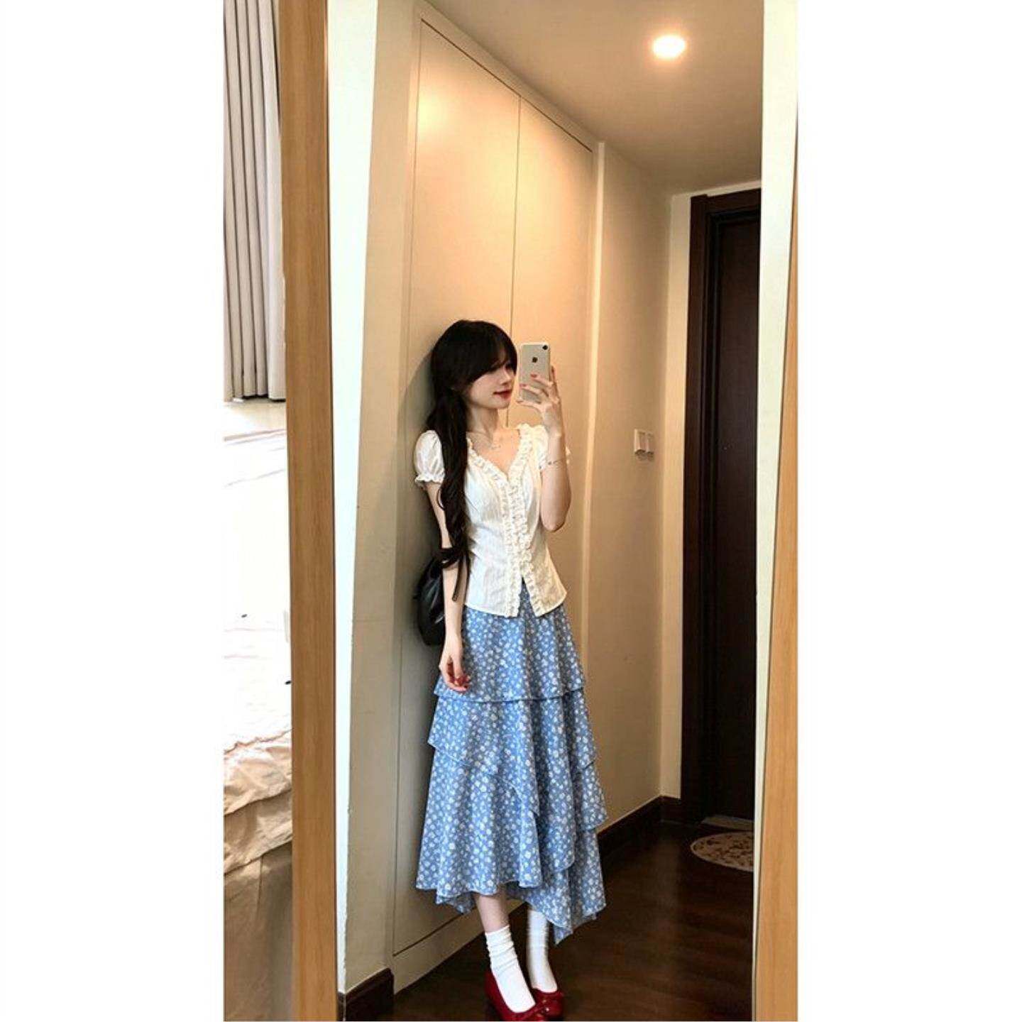 韩系木耳边V领泡泡袖短袖衬衫女夏季碎花高腰不规则半身裙两件套
