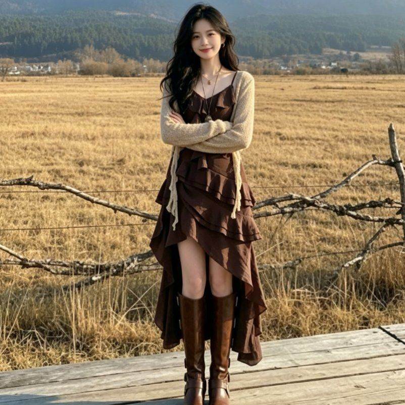 北新疆云南旅游穿搭女装连衣裙女2026新款初夏美拉德系吊带裙