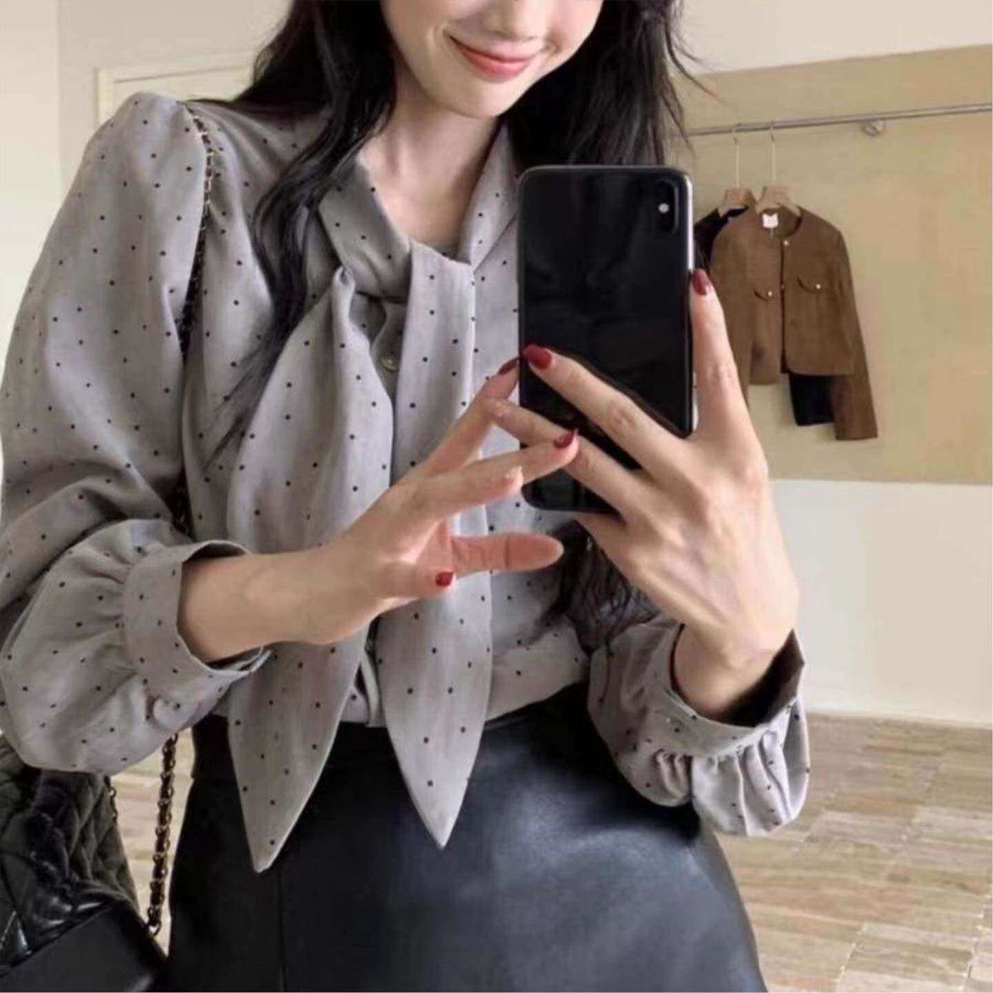 法式复古波点打结绑带衬衫女秋季宽松通勤气质高级设计感小衫上衣