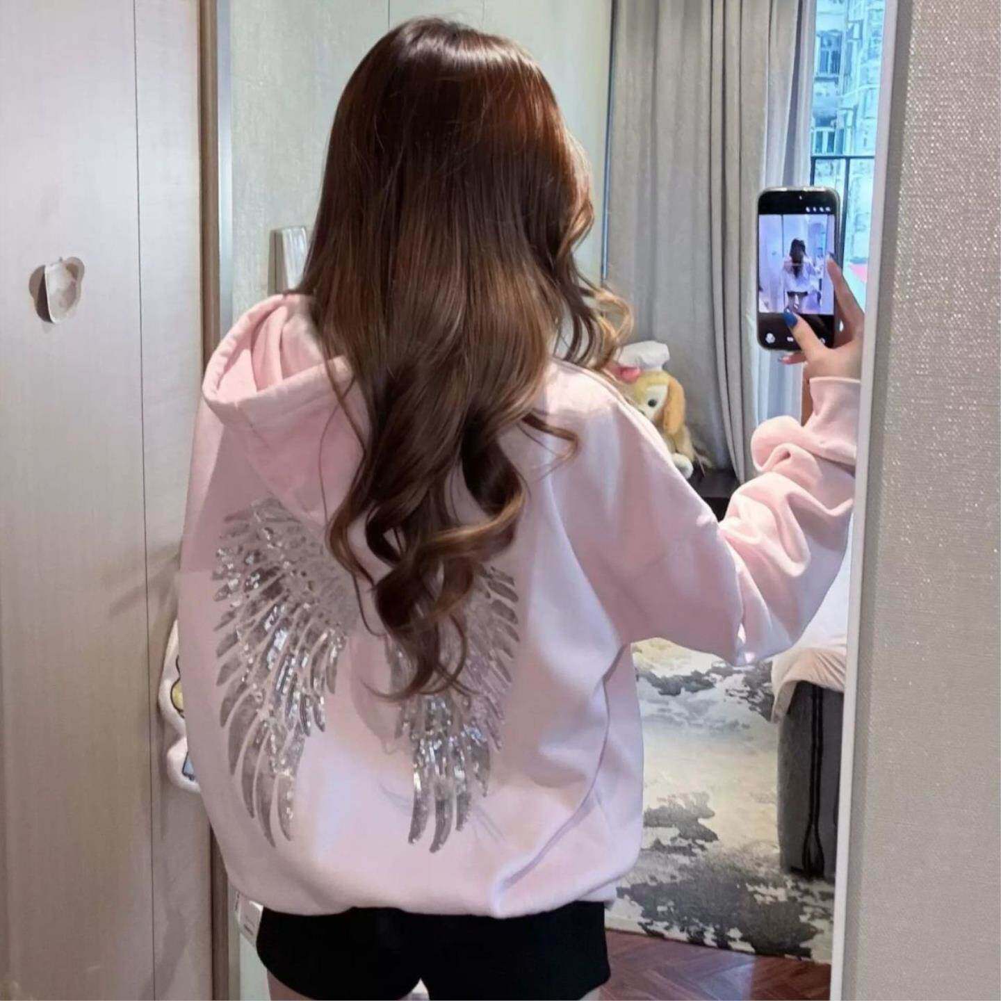 韩系甜美翅膀亮片刺绣连帽卫衣女秋冬加绒宽松休闲慵懒风套头外套