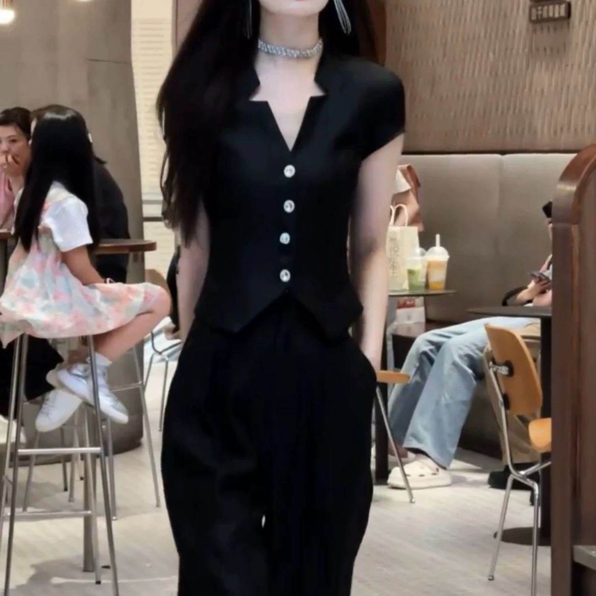 网红爆款时尚套装女2026夏季新款名媛风粉色显瘦V领上衣+阔腿裤潮