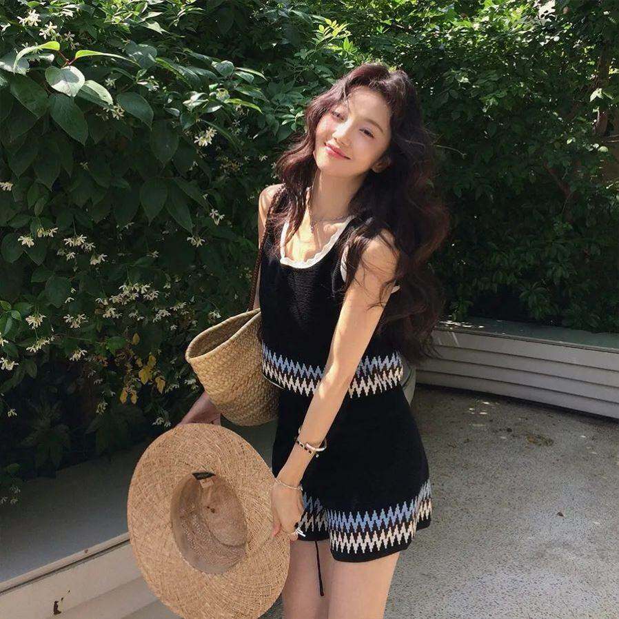 2026新款撞色提花U领花边针织背心+高腰短裤女针织休闲度假两件套