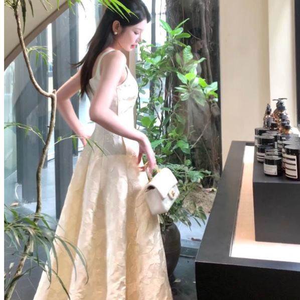 2026新款夏季女法式刺绣结婚礼服复古气质小众修身瘦生日连衣
