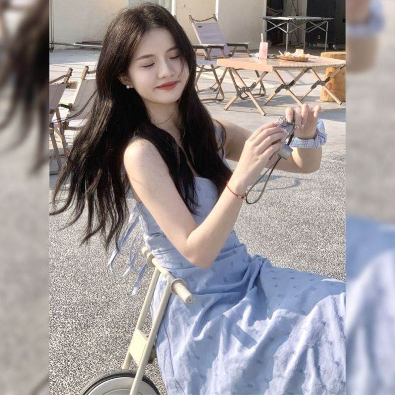 海边度假蓝色无袖吊带连衣裙子女夏季小个子露背法式长裙