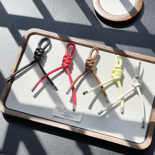 纯色皮绳包包挂件钥匙扣