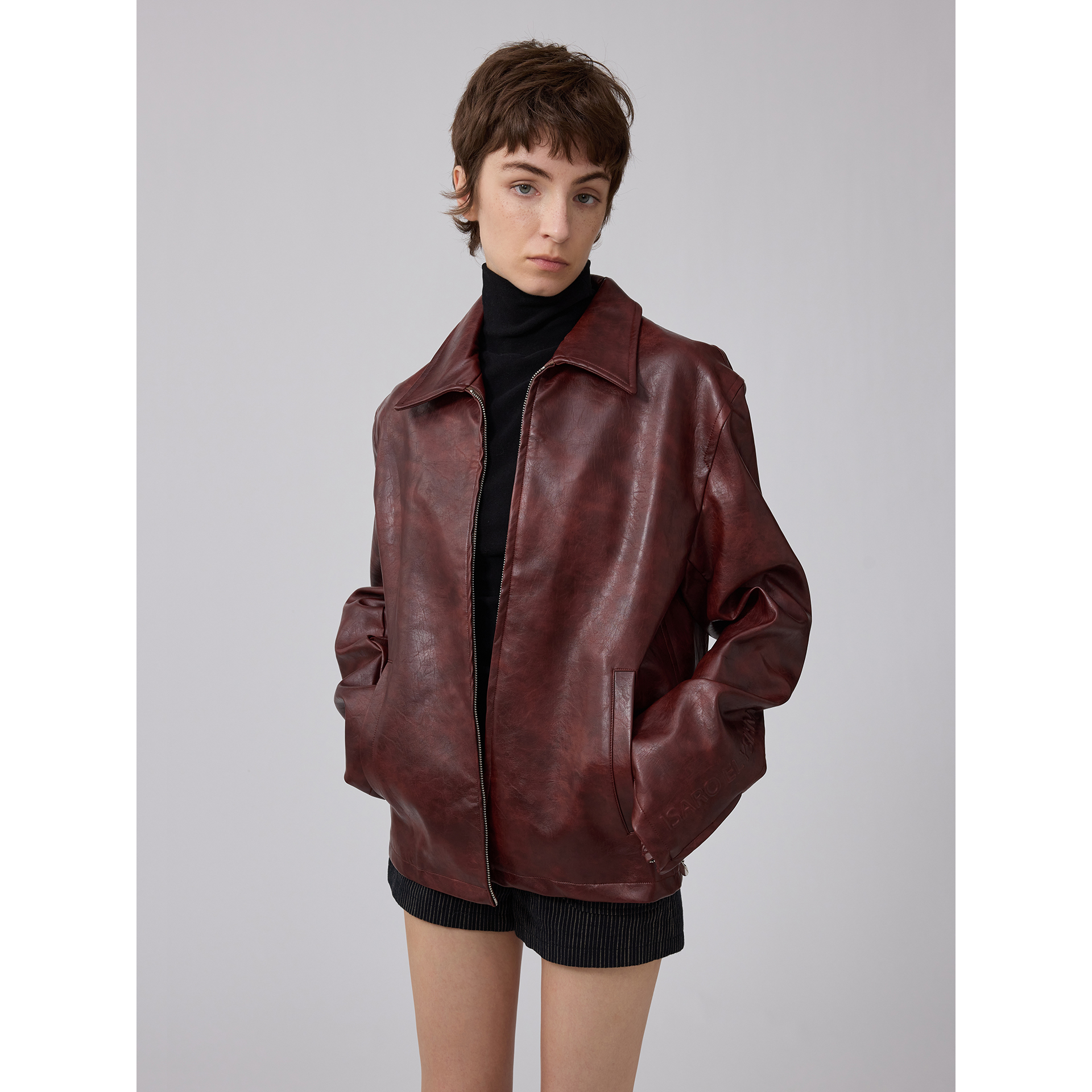 PU皮漆面压花皮衣外套