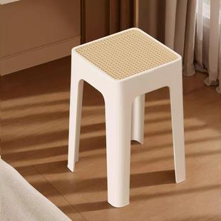 藤编塑料凳子可叠放高板凳家用客厅餐桌椅子女生卧室奶油风化妆凳