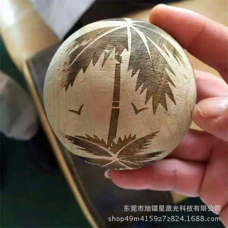 椰子易拉环怎么做？旭镭星激光卢生告诉您！供应易拉环椰子开口机