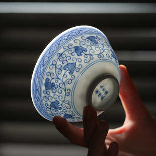 五里雾景德镇手绘仿古茶杯青花苜蓿纹宫碗杯仿明代成化御窑瓷器