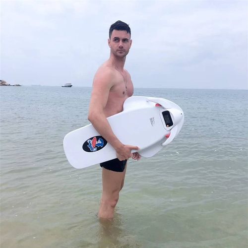 新款智能电动冲浪水上浮板推进器水上动力浮板助力器助推器 3200W