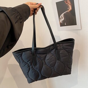 柔软大容量尼龙棉服托特包大包2024新款潮时尚百搭上课通勤单肩包