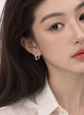 冷淡风金属感U型耳环小众设计高级精致ins耳圈气质百搭通勤女耳饰