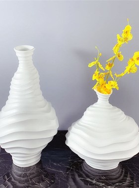黑白色现代波浪条纹树脂异形花瓶家居客厅酒店会所装饰品