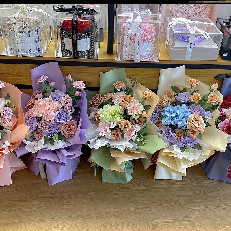 橱窗车展摆件高端造景用品交车花路引交付开业美陈dp手捧花布置
