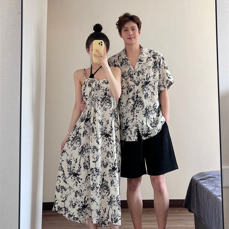 2023新款夏季海边度假风情侣装一裙一衣高级感法式吊带碎花连衣裙