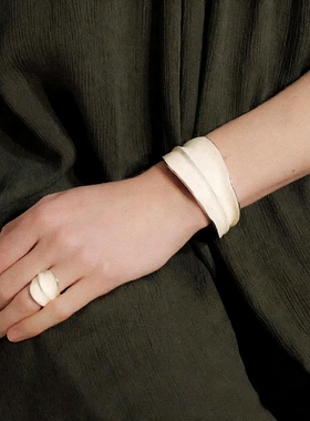 青岛出口重工高级感白色珐琅釉宽版开口手镯清冷气质树叶植物系