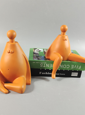 现代异形扭转抽象摆件样板间儿童房卡通人物动物小猪软装摆件