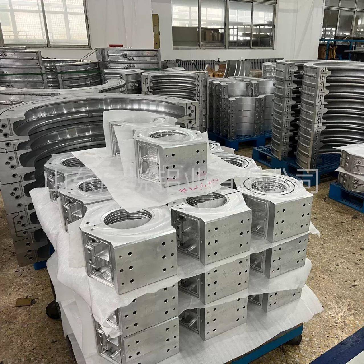 源头工厂cnc加工铝型材太阳花散热器led灯具配件铝型材五金加工