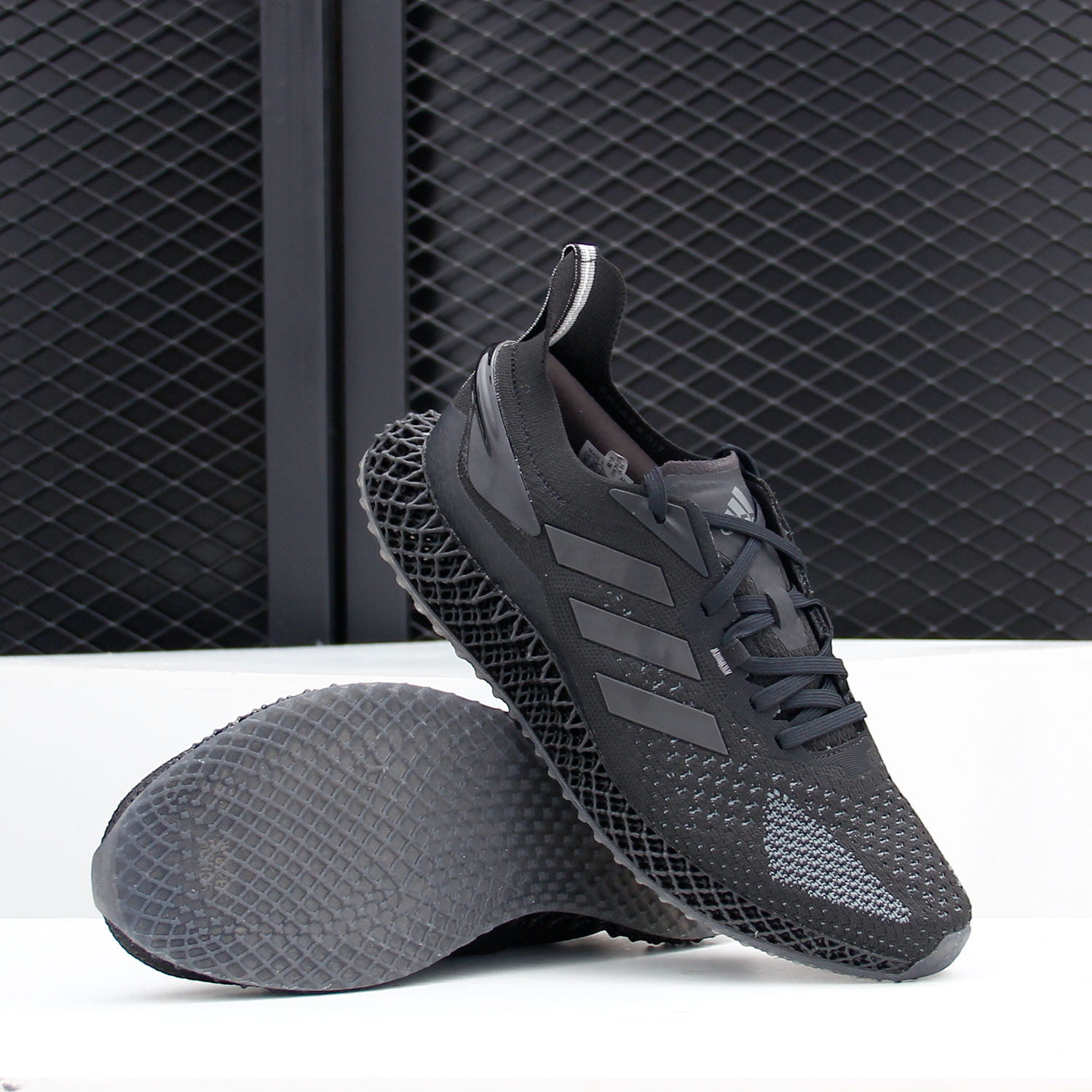 Adidas/阿迪达斯正品当季新款男女休闲舒适运动跑步鞋FW7090