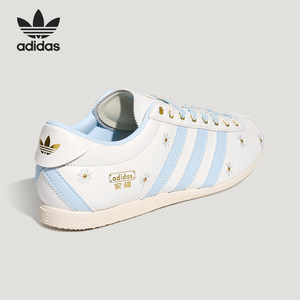 Adidas/阿迪达斯官方正品三叶草女士简约休闲透气薄底板鞋LA1352