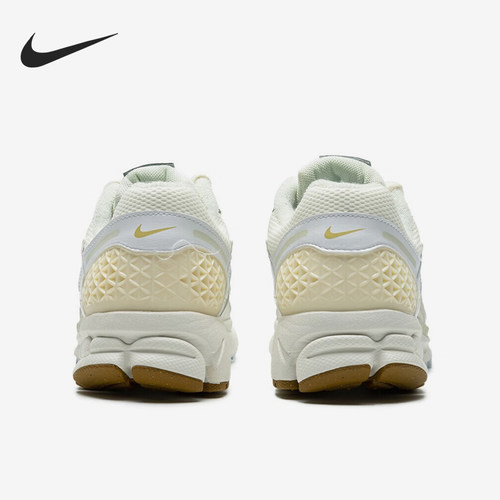 Nike/耐克官方正品ZOOM VOMERO 5女士时尚减震跑步鞋FV3638-171