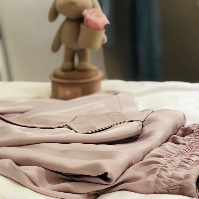 o家睡衣 简约淡雅条纹图案舒适丝绸面料长袖长裤秋冬家居服套装女