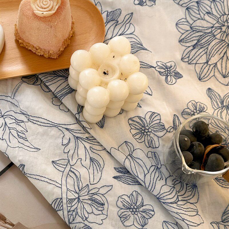 绣花提花白底蓝色的花法式欧式高级感窗帘透光不透荷叶边刺绣隔断