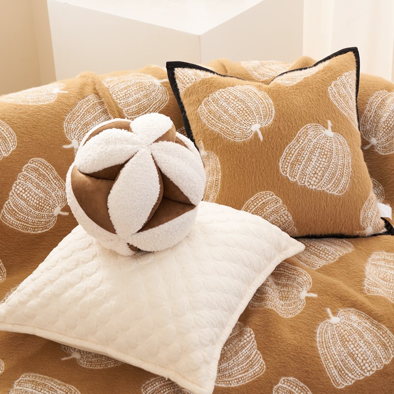 in风抱枕水貂绒客厅沙发搭毯靠背垫创意毛绒绣球腰靠枕不含芯