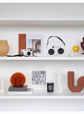 现代样板间书房家居饰品创意树脂工艺品陶瓷玻璃软装摆件ZH3017