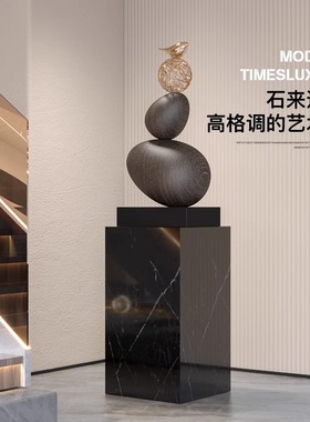 侘寂风客厅落地摆件高档沙发旁边时来运转大型雕塑高级感软装饰品