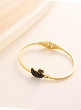 轻奢简约黑天鹅电镀手镯女百搭