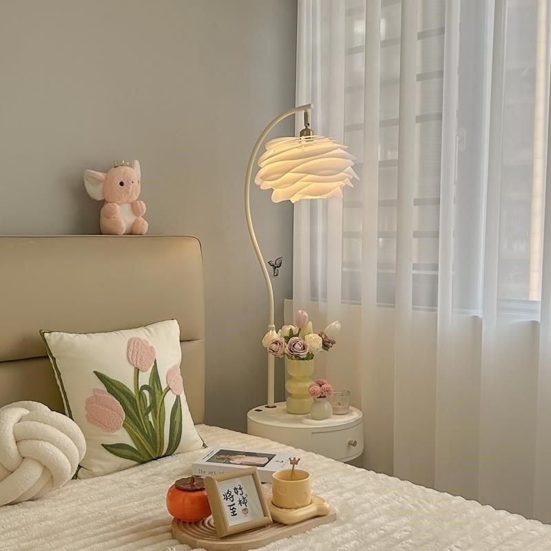 奶油风落地灯氛围感卧室床头柜台灯一体客厅沙发装饰置物朵,家装灯饰光源,置物功能落地灯,淘宝优惠券,粉丝福利购,淘宝优惠卷