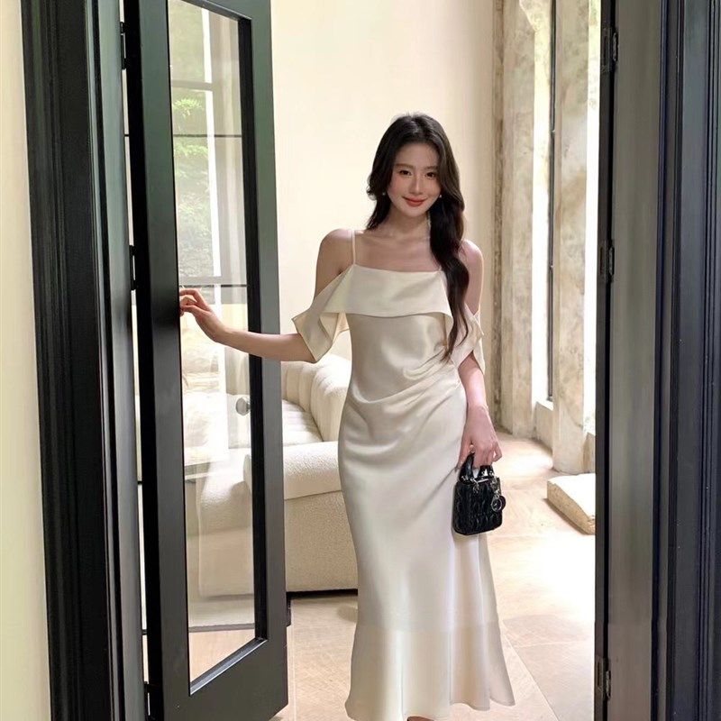 荷叶边一字肩缎面吊带礼服连衣裙女2024年夏季新款法式气质修身裙
