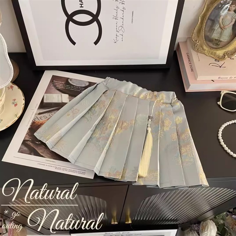 女童国风百褶裙秋季2025中大童jk碎花短裙儿童新中式吊坠半身裙子