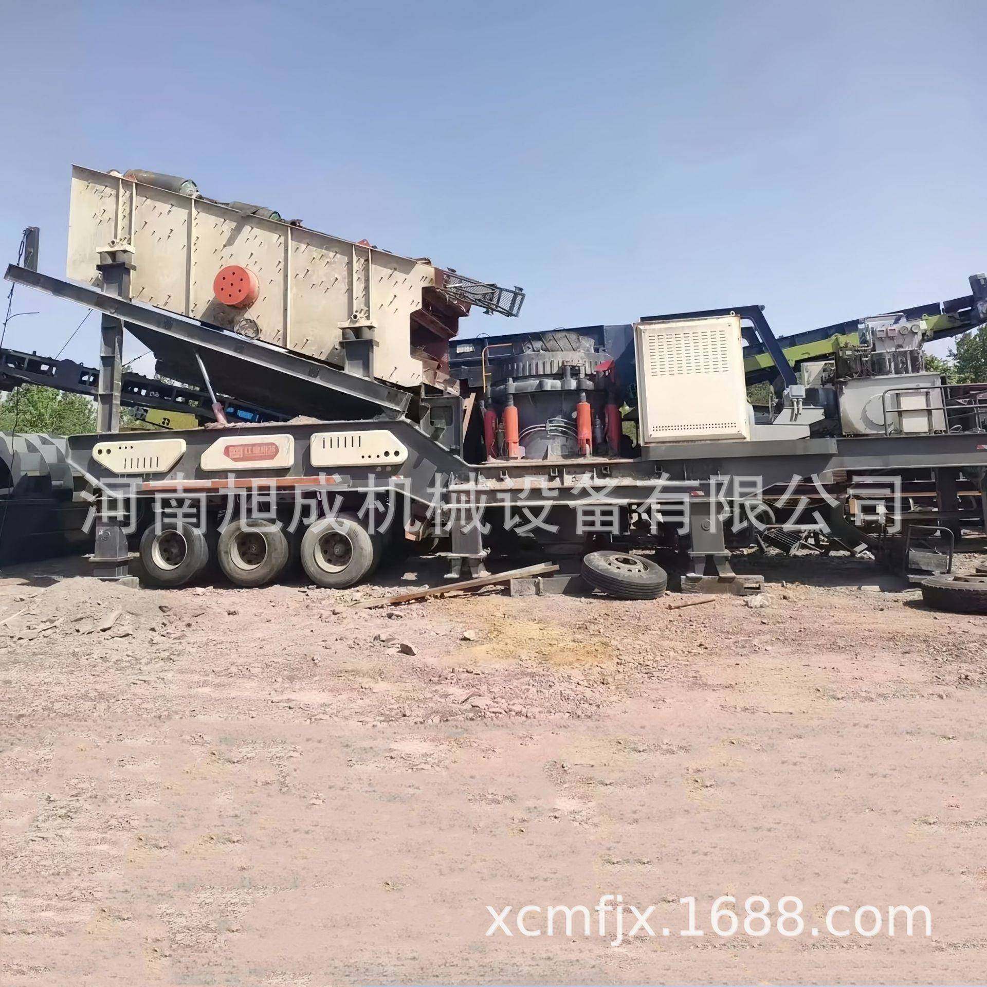 油电混合轮胎式移动碎石机建筑垃圾处理设备圆锥式移动破碎站