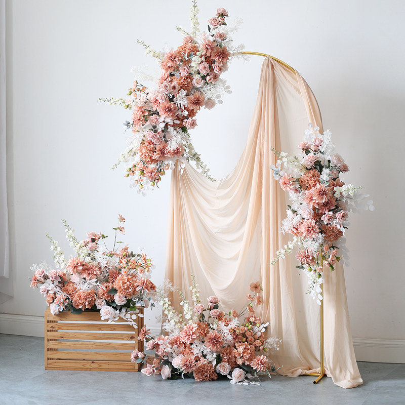 奶咖色婚庆艺布置迎宾拍照区仿真卉道具拱门壁挂路引束