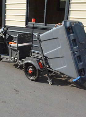 灰色电动保洁车 500L环卫车三轮小型垃圾清运车 快速拾捡清运车