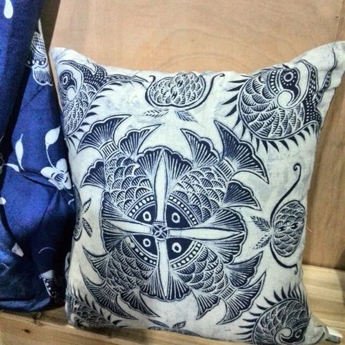 蜡染反绘抱枕定做靠垫坐垫植物染非遗技艺手工贵州旅游纪念品包邮