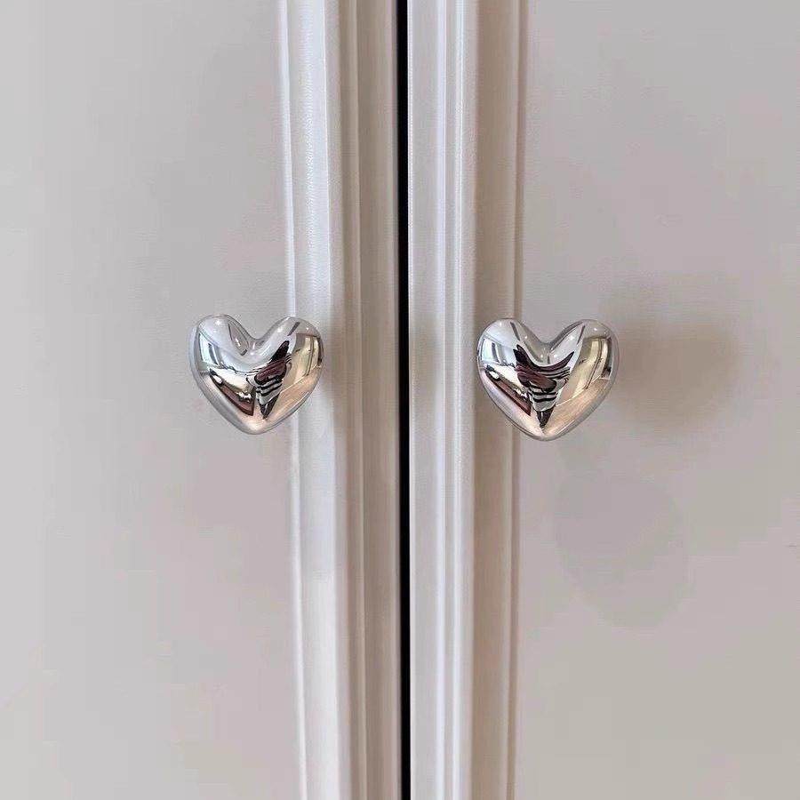 爱心抽屉衣柜橱把手现代简约轻奢银色小拉手锌合金柜门拉手把手门