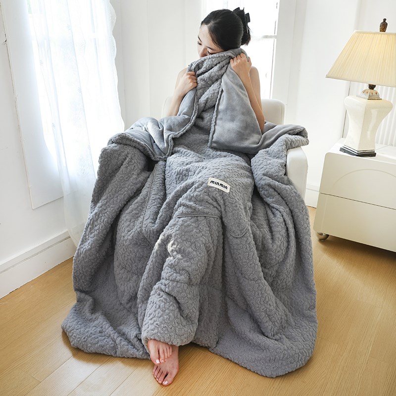 冬季加厚毛绒抱枕被子两用汽车载办公室午睡枕头毯二合一折叠靠垫