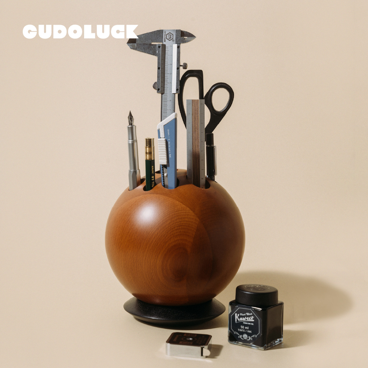 GUDOLUCK中古实木笔筒工具收纳包豪斯创意木球花器工作室摆件图片