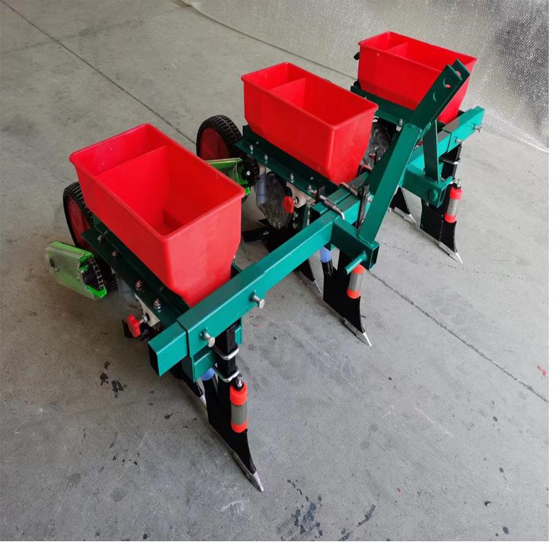 小麦播种机厂家直销2行3行4行可选农用拖拉机带播种施肥机